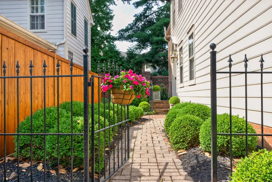 2932 Eastbrook Court, Lexington, KY 40502 - #3
