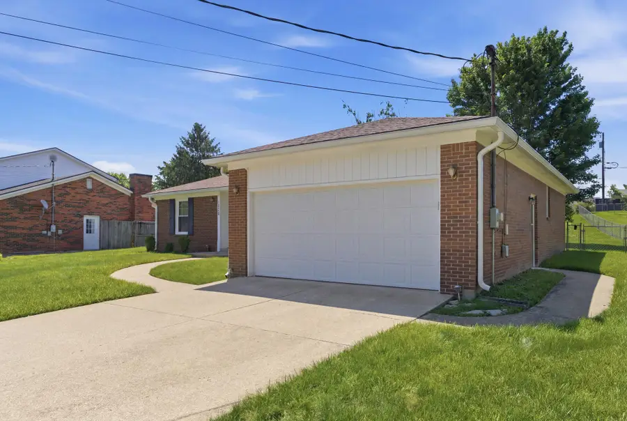 1036 Raintree Drive, Richmond, KY 40475 - #3