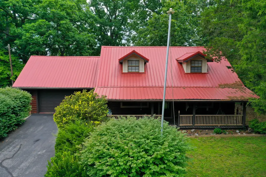 946 E Lakeshore Drive, Burnside, KY 42519 - #2