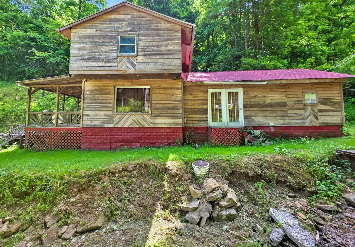 6728 Straight Hollow Road, McVeigh, KY 41555 - #1