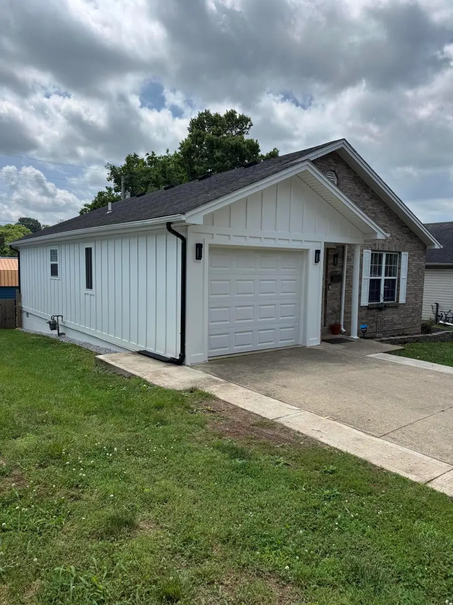 106 Jonathan Ct., Frankfort, KY 40601 - #3