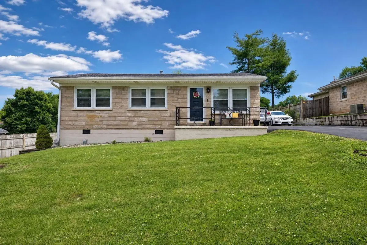 3006 Lynnwood Drive, Paris, KY 40361 - #1