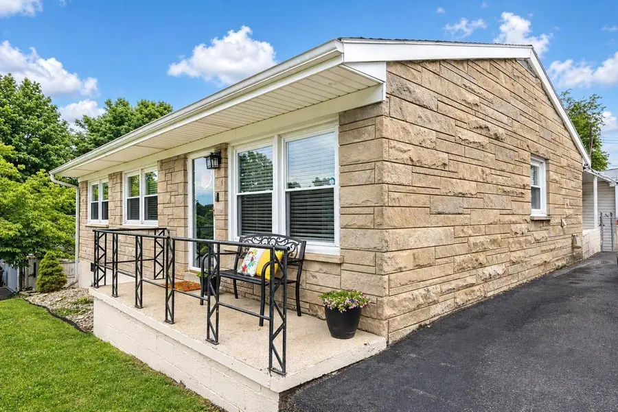 3006 Lynnwood Drive, Paris, KY 40361 - #2