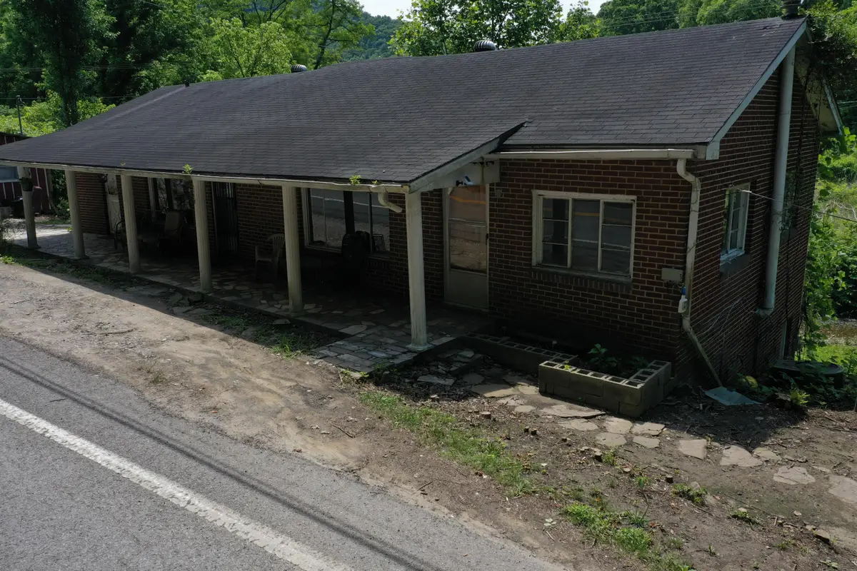 3237 Kentucky 610, Virgie, KY 41572 - #1