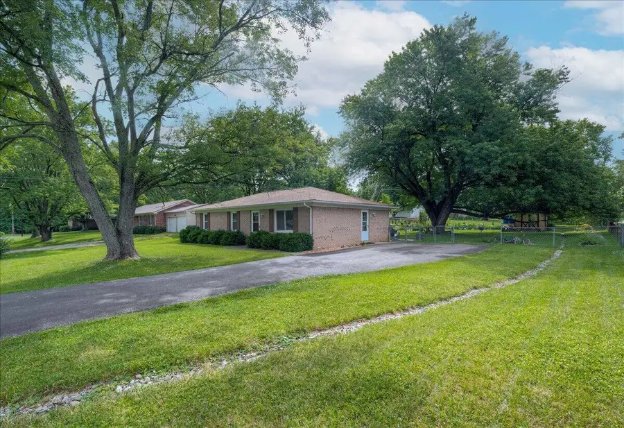 304 Oakwood Drive, Lawrenceburg, KY 40342 - #2