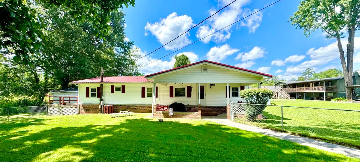 908 Manchester Avenue, Middlesboro, KY 40965 - #1
