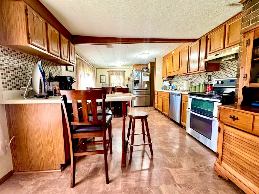 908 Manchester Avenue, Middlesboro, KY 40965 - #2