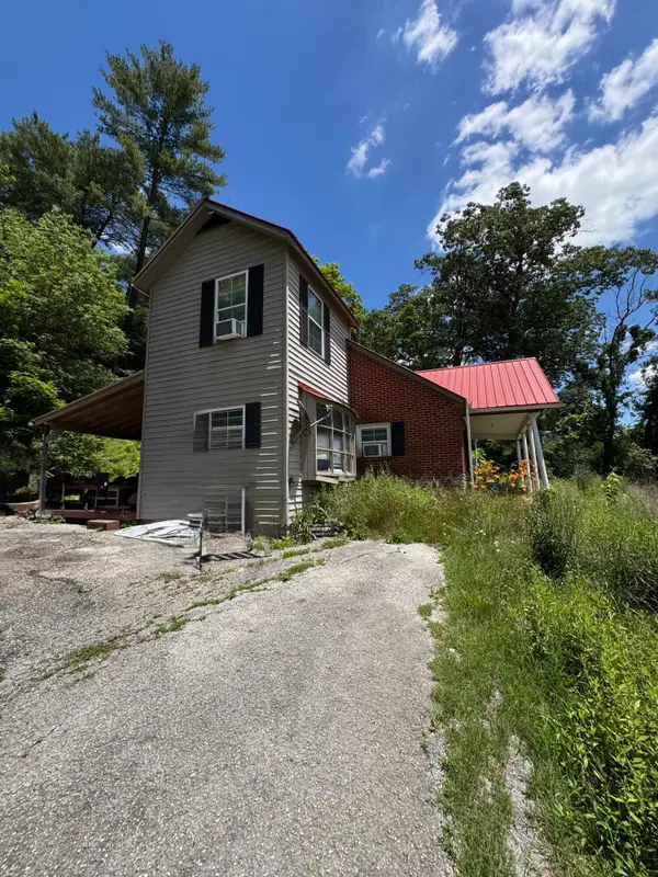 44 Smith Branch Road, Grayson, KY 41143
