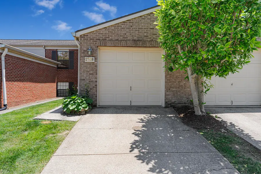 2528 Knightsbridge Lane, Lexington, KY 40509 - #2