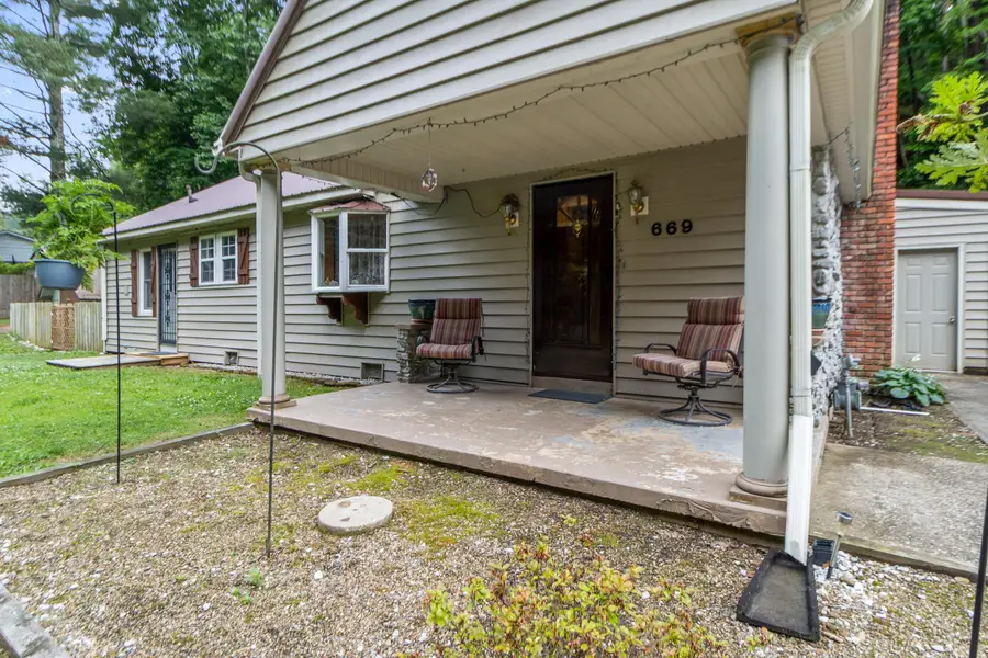 669 Whitaker Street, Morehead, KY 40351 - #2
