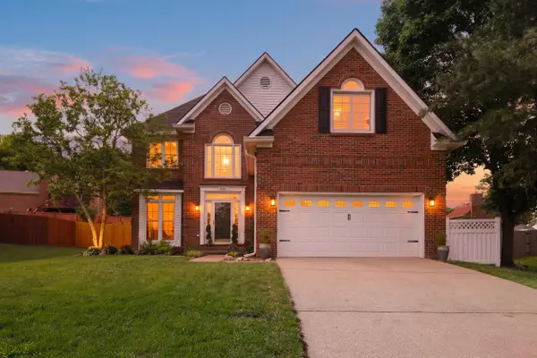 944 Rockbridge Road, Lexington, KY 40515