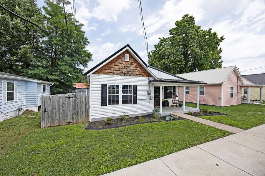 323 E Office Street, Harrodsburg, KY 40330 - #3