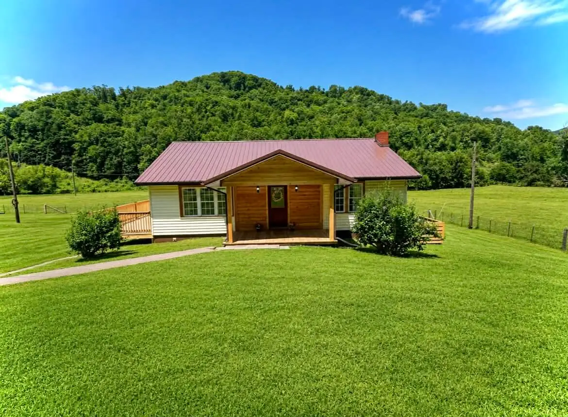 2082 Kentucky 92, Pineville, KY 40977 - #1