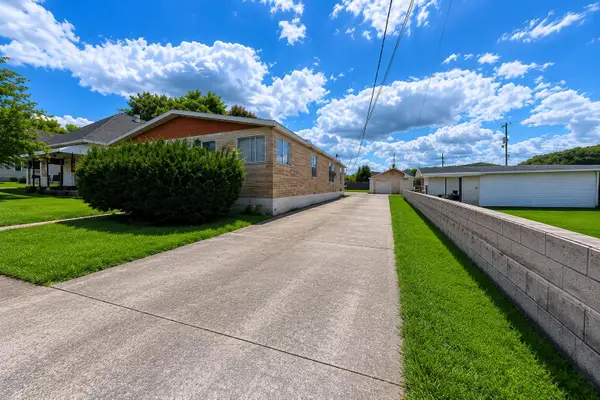 131 Peyton Avenue, Irvine, KY 40336