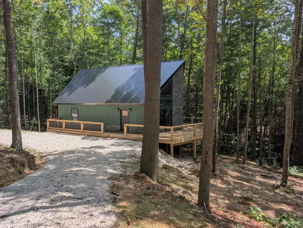 27 Joyful Springs Road, Zoe, KY 41397