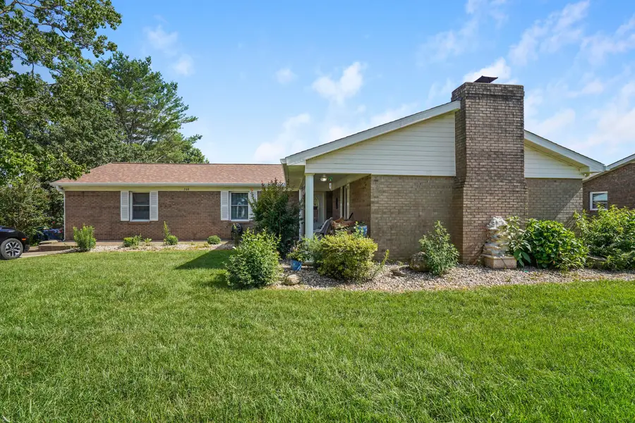 208 Auburn Avenue, Somerset, KY 42503 - #2