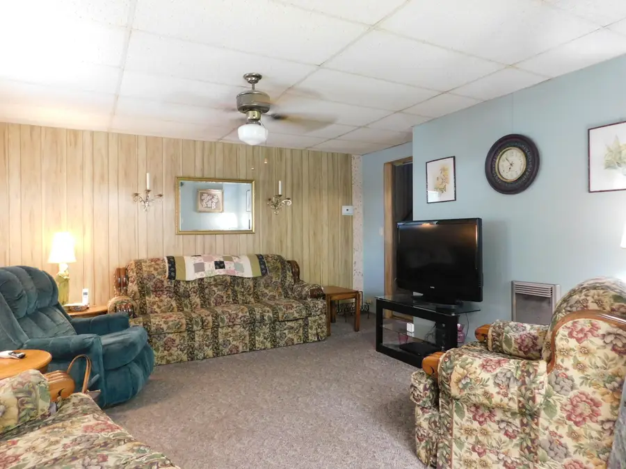 179 W Main Street, Lynch, KY 40855 - #3