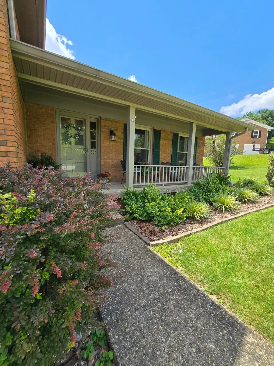 386 Coldstream Drive, Danville, KY 40422 - #3