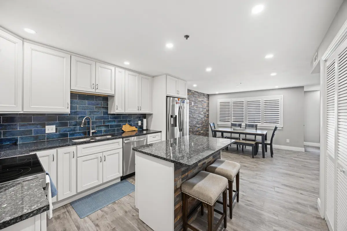 355 S Broadway #703, Lexington, KY 40508 - #1