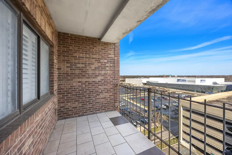 355 S Broadway #703, Lexington, KY 40508 - #3