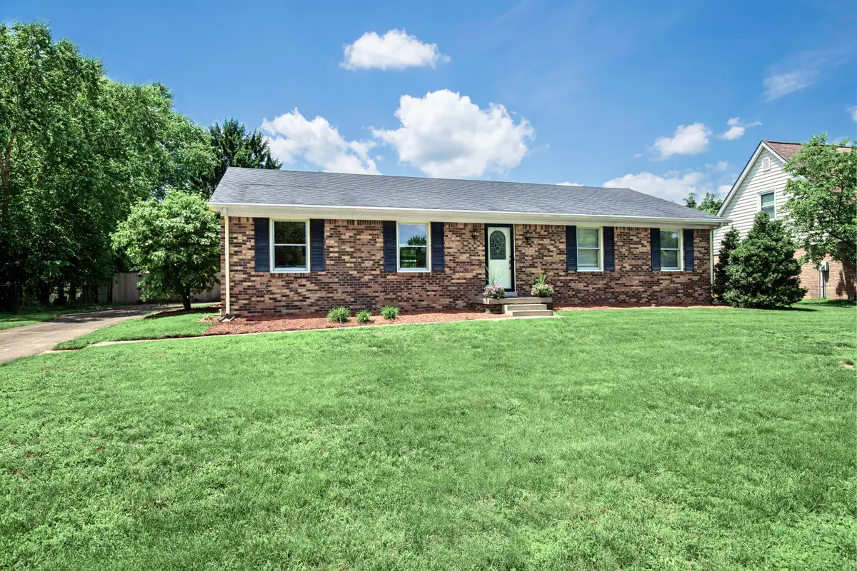 206 Dove Park, Versailles, KY 40383 - #1