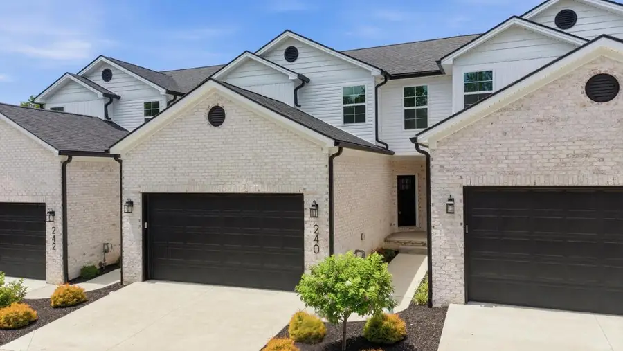 240 Sugartree Lane, Versailles, KY 40383 - #2