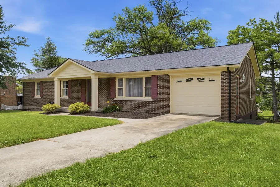 603 S 3rd Street, Nicholasville, KY 40356 - #3