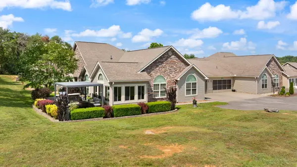 413 Deer Lake Place, Bronston, KY 42518