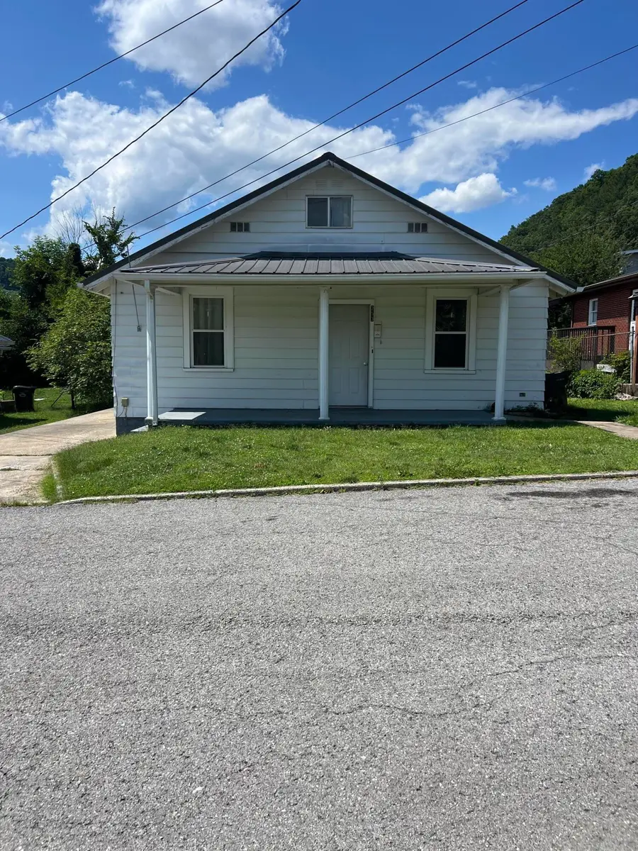 253 Hager Street, Prestonsburg, KY 41653 - #2