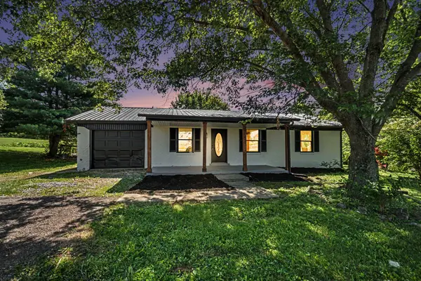 3885 Louisville Road, Salvisa, KY 40372