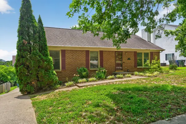 1110 Rockbridge Road, Lexington, KY 40515
