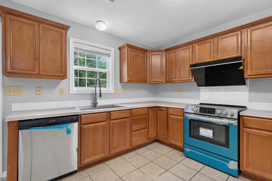 544 Hadlow Street, Lexington, KY 40503 - #3