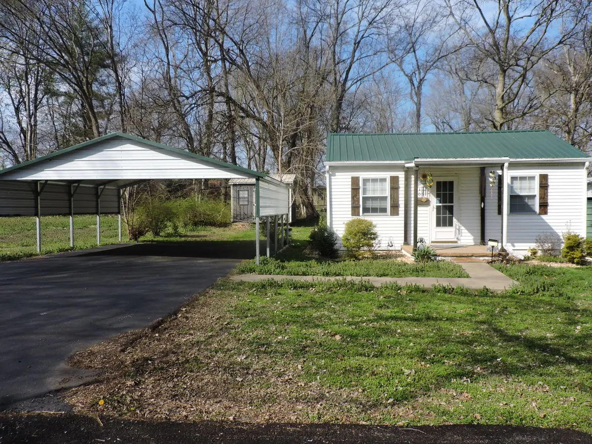 205 E 15th Street, Benton, KY 42025 - #1