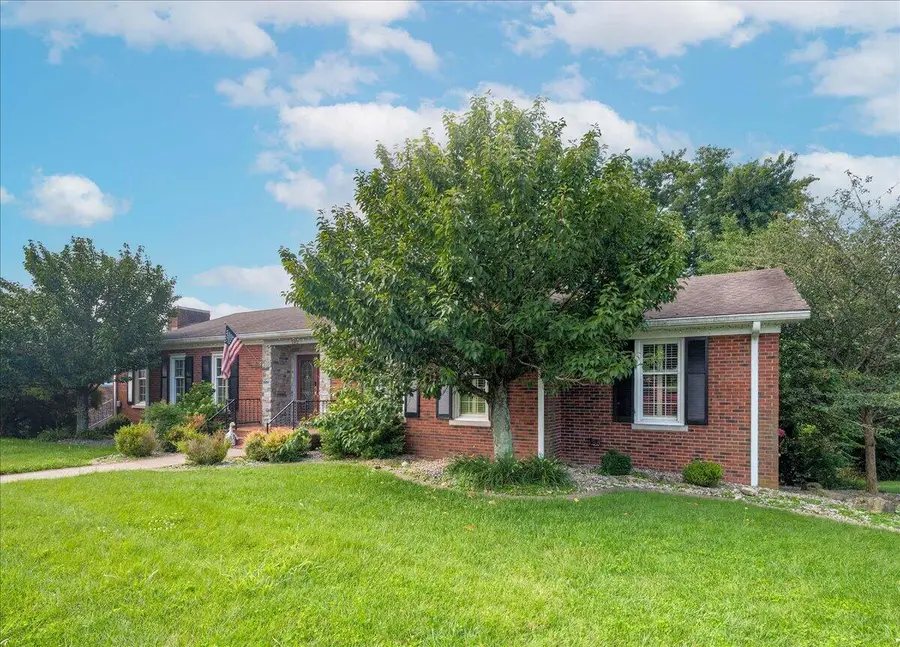102 Dogwood Drive, Lancaster, KY 40444 - #2