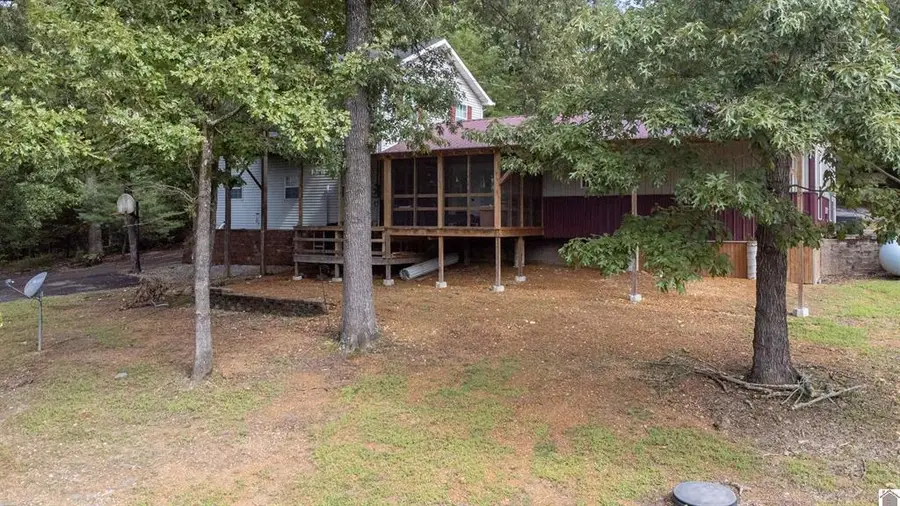 528 Imogene Drive, Gilbertsville, KY 42044 - #2