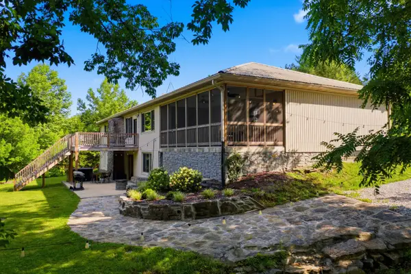 2250 Willisburg Lane, Lawrenceburg, KY 40342