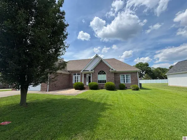 564 W Wiswell Road, Murray, KY 42071