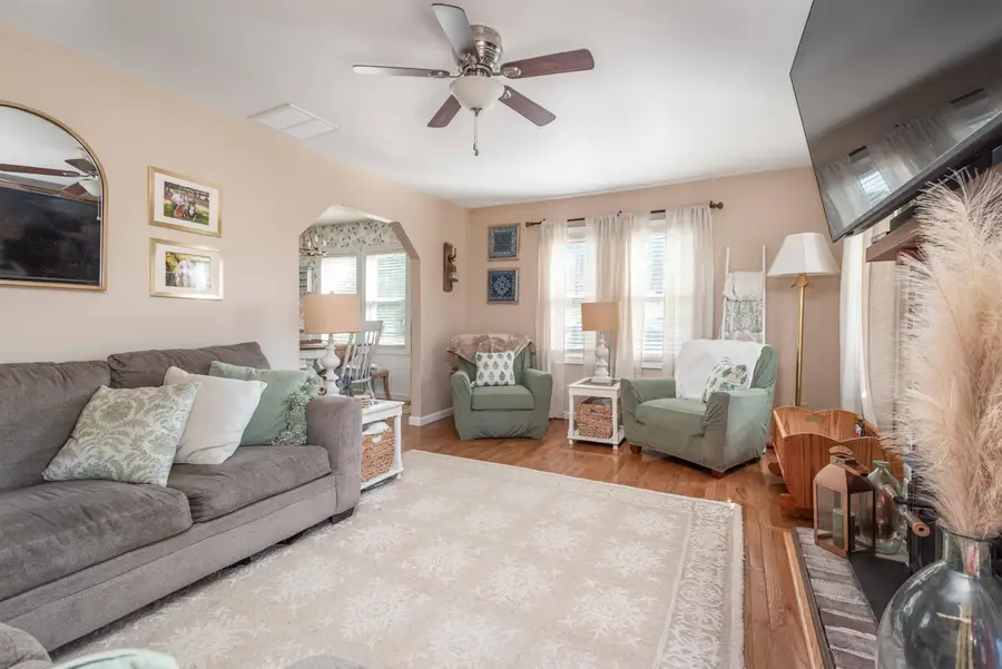 393 Mccouns Ferry Road, Salvisa, KY 40372 - #3