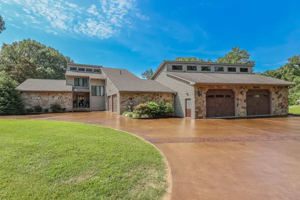 136 Lake Dr, Benton, KY 42025
