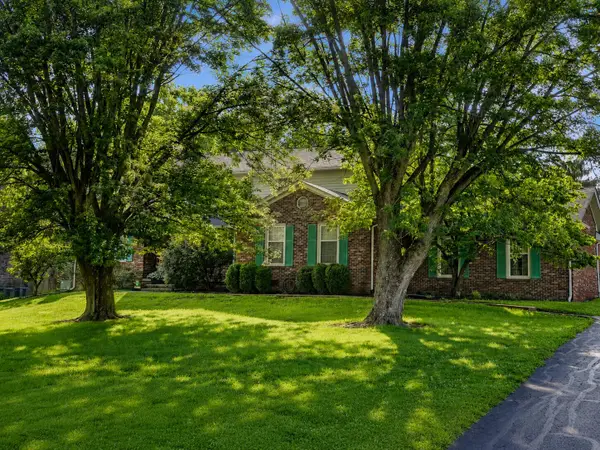 111 Lone Oak Drive, Nicholasville, KY 40356