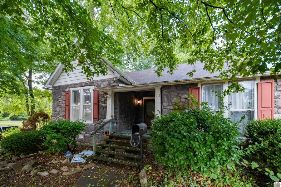 919 Troy Avenue, Hickman, KY 42050 - #2