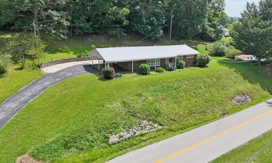 3590 Ky-638, Manchester, KY 40962 - #3