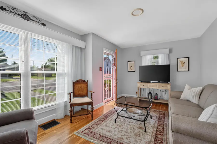 305 1/2 S 3rd Street, Nicholasville, KY 40356 - #2