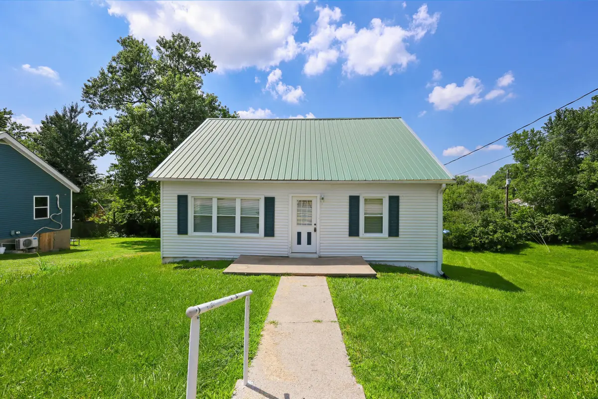 518 Graham Avenue, Harrodsburg, KY 40330 - #1