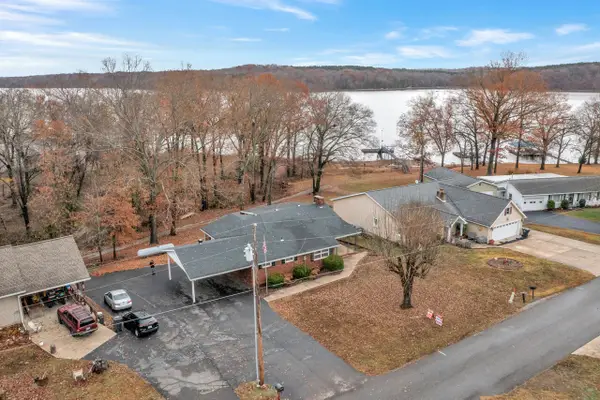 38 Elmhurst Lane, Murray, KY 42071