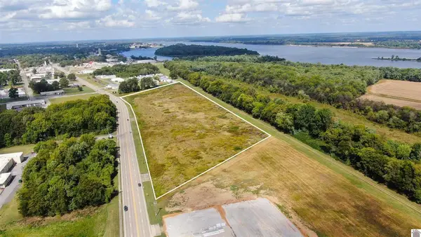 3020 Wayne Sullivan Drive, Paducah, KY 42003