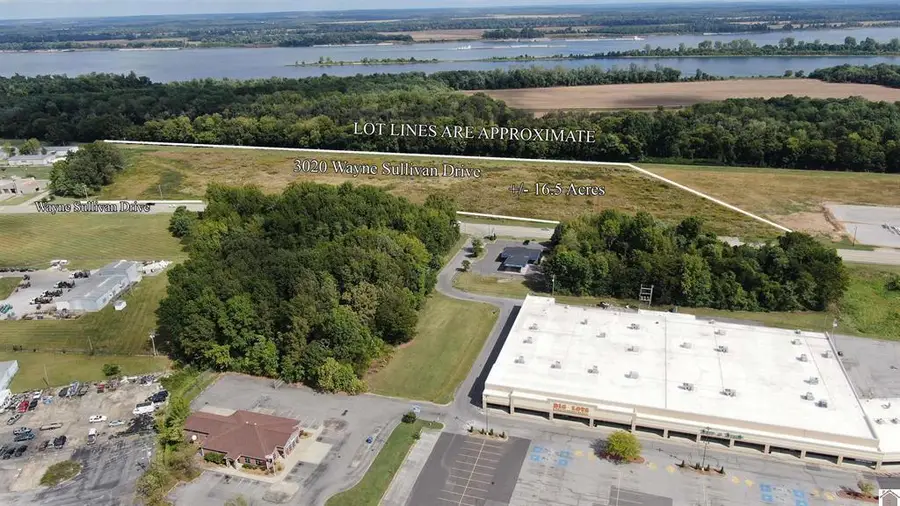 3020 Wayne Sullivan Drive, Paducah, KY 42003 - #2