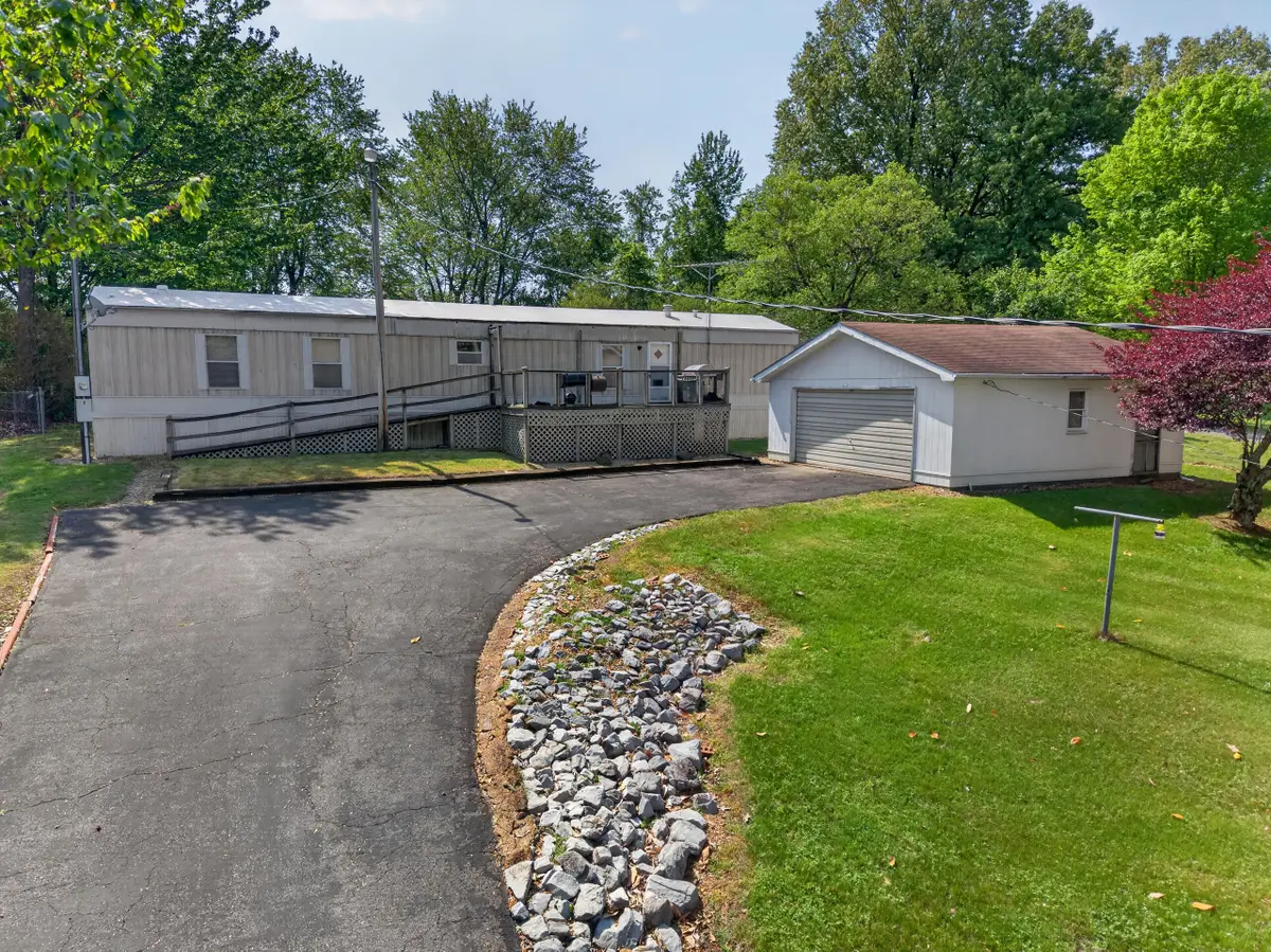 4080 Lovelaceville Road, Paducah, KY 42001 - #1
