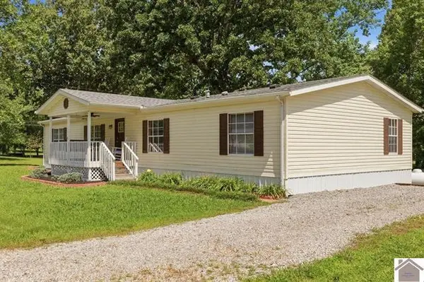 18 Kenwood Drive, Murray, KY 42071