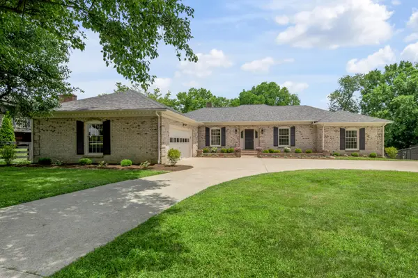 924 Chinoe Road, Lexington, KY 40502